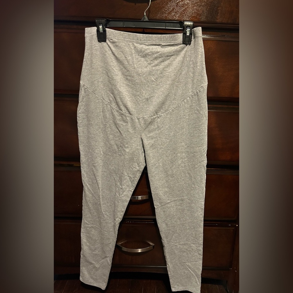 Time and Tru Gray Maternity Leggings